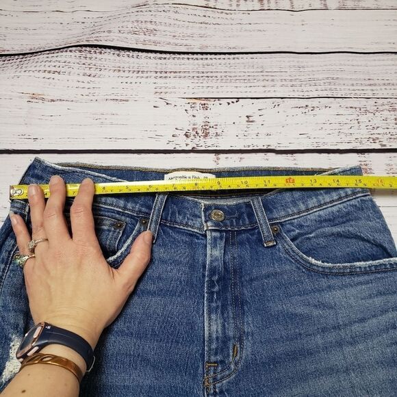 Abercrombie & Fitch The Boyfriend Mid Rise Distressed Jeans Size 28 / 6R A&F - Picture 7 of 12